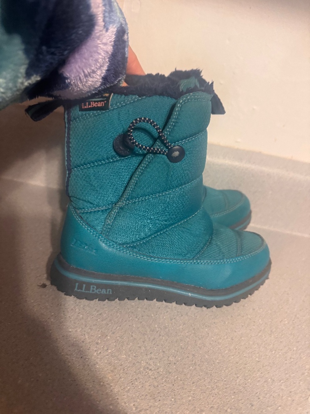 L.L. Bean Kids ultra light Snow Boots with Toggle size 12 toddler